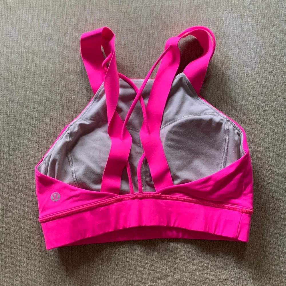 Lulumeon strong at heart medium support C/D cup - Picture 2 of 2